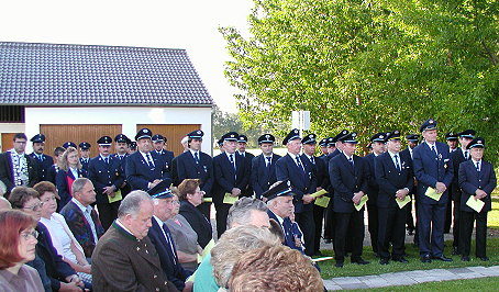 fahnenweihe1.jpg (82639 Byte)