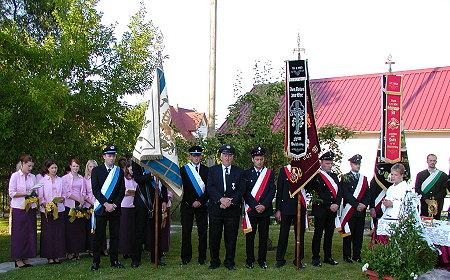 fahnenweihe2.jpg (77908 Byte)