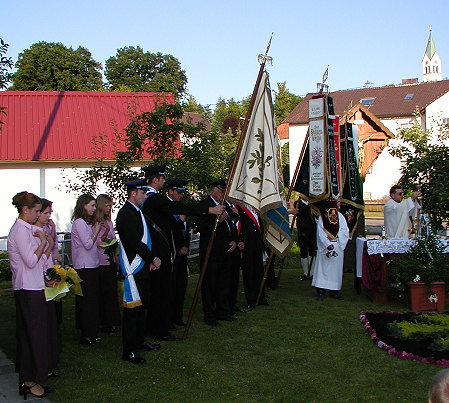fahnenweihe3.jpg (84196 Byte)
